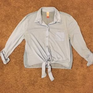 🚨A button down crop top shirt (FINAL PRICE 🚨